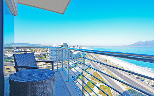 Blaauwberg Beach Hotel