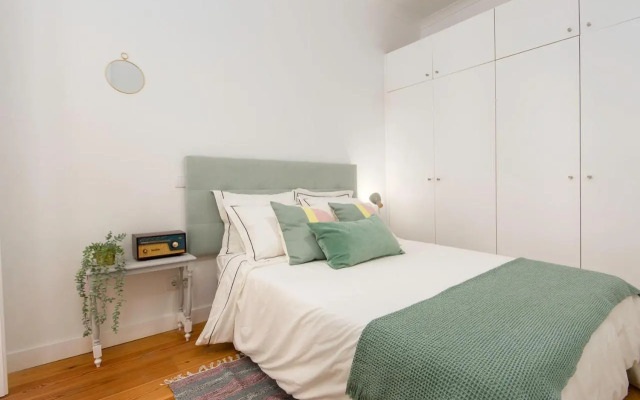Charming Apartment in Private Condominium at Graça