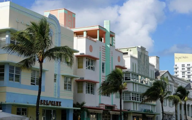 SoBe 12th and Ocean Suites