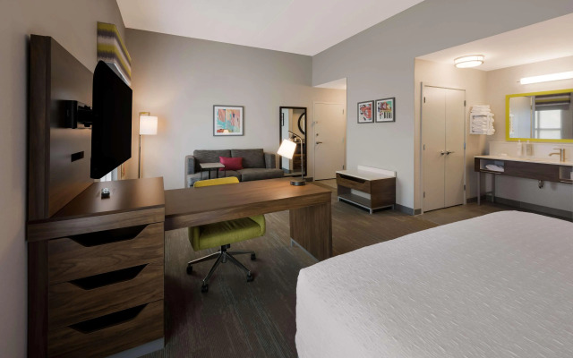 Hampton Inn & Suites Fredericksburg-at Celebrate Virginia