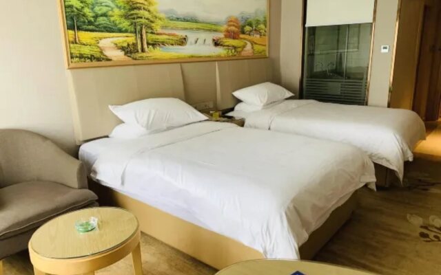 Vienna Hotel (Kunming Municipal Government Chunrong Street Subway Station)