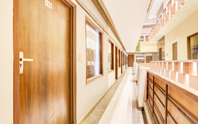 Super Townhouse Haibowal Chowk Near DMC