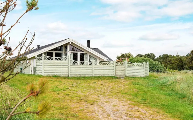 6 Person Holiday Home in Romo