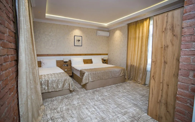 Lakeside Hotel & Spa