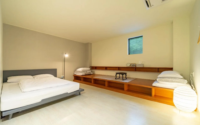 Mireuk Mireuk Hostel