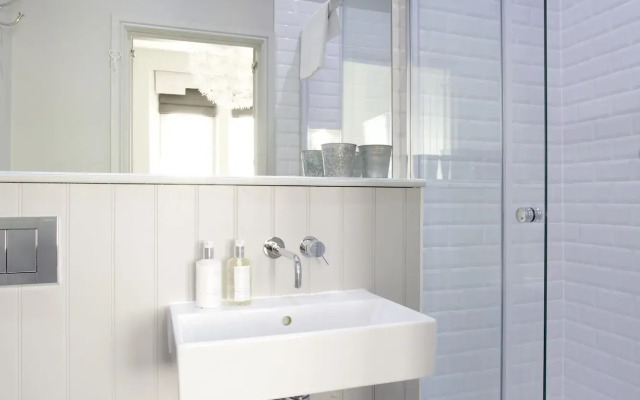 Georgian House Hotel