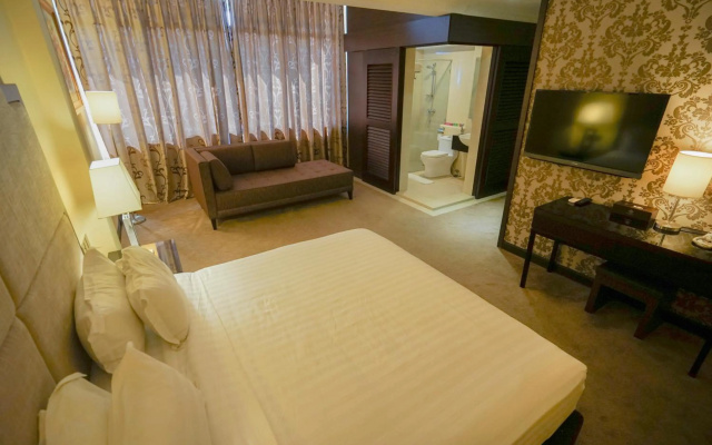 Merdeka Hotel – Guest Rooms – Kluang