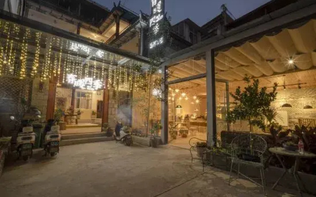 Dali Spring Four Seasons Homestay (Gucheng Nanmen Branch)
