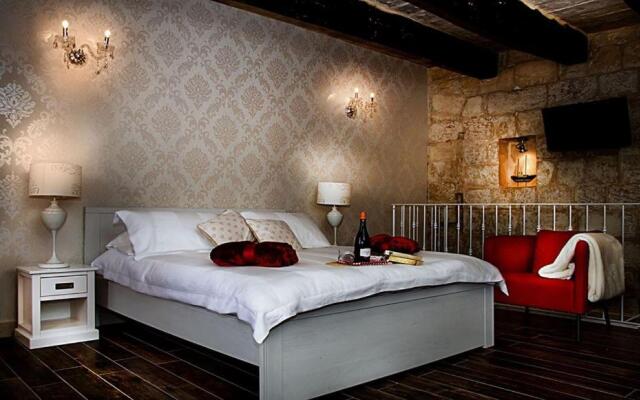 Luciano Valletta Studio - Self Catering