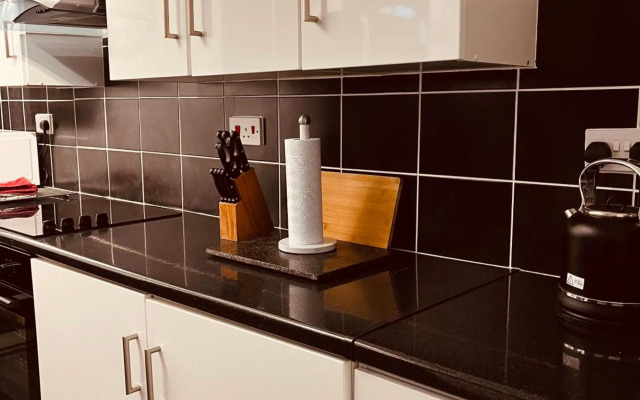 Cosy and Peaceful Maisonette with Terrace, Kidderminster