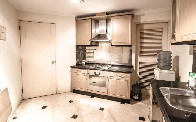 Batavia Hotel and Serviced Apartments