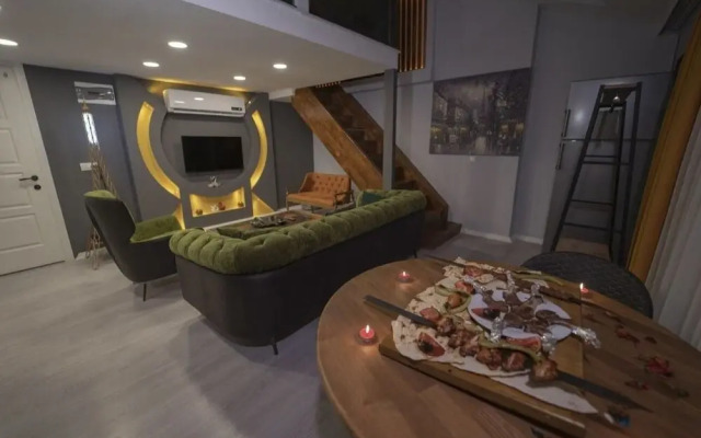 Seckinler Suit Apart