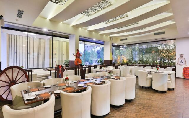 OYO 13479 Hotel Grand Nakshatra