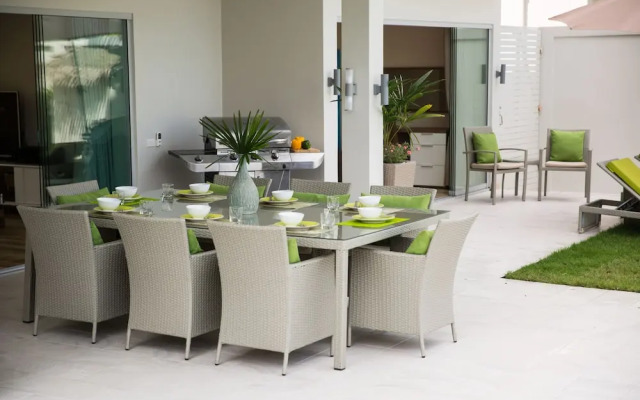 Beachside villa Mojito