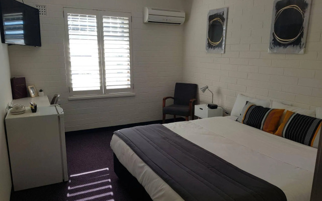 Morphett Arms Hotel