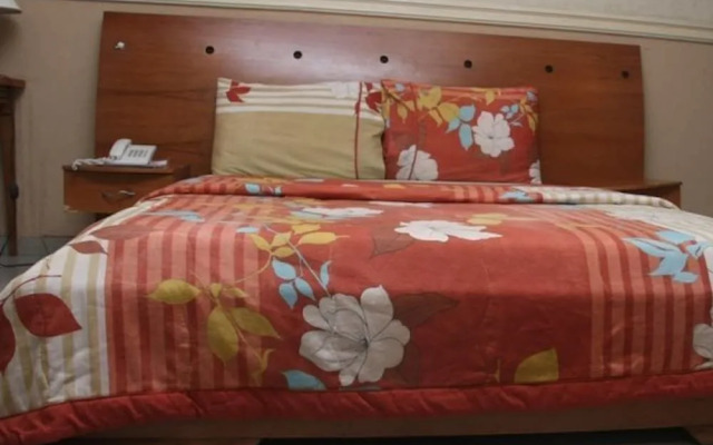 Upper Class Suites