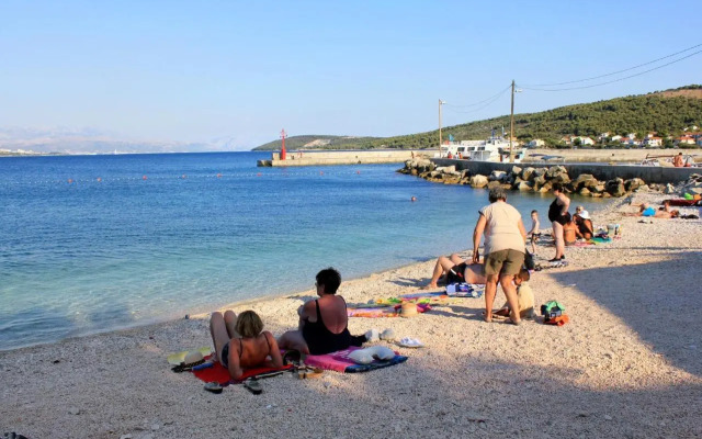 Apartments by the sea Slatine, Ciovo - 15916