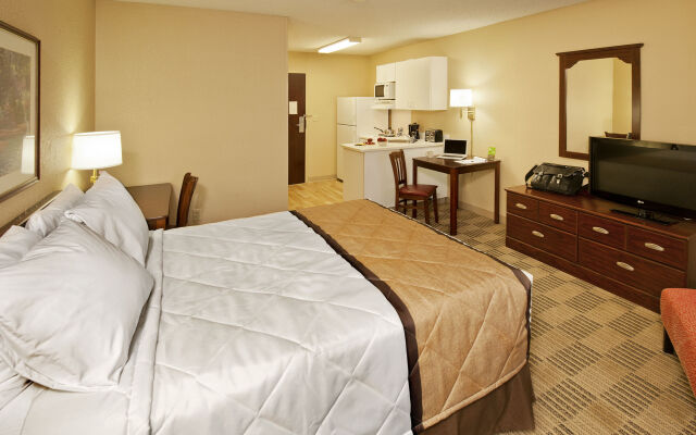 Extended Stay America Suites Indianapolis Castleton