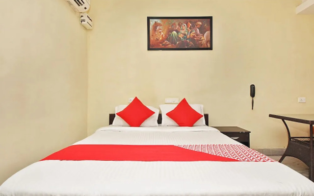 OYO 24605 Grand Season