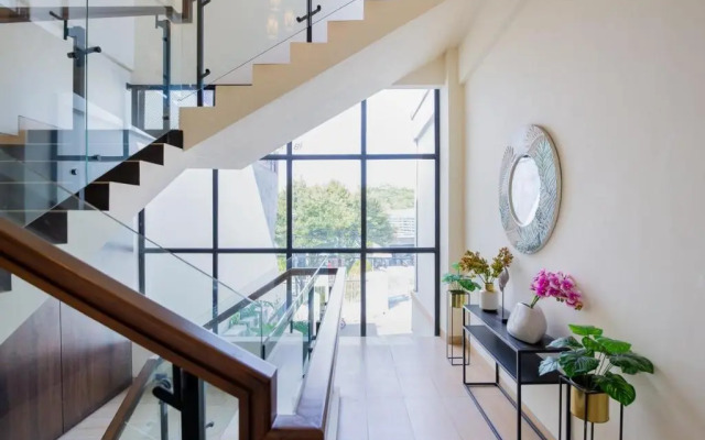 Sans Hotel Box Mansion Surabaya