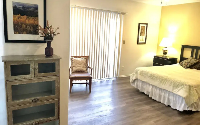 Lovely 1-Bedroom Home with Pool