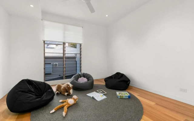 Seaview Tce Spectacular Home with Stunning Ocean and Headland Views