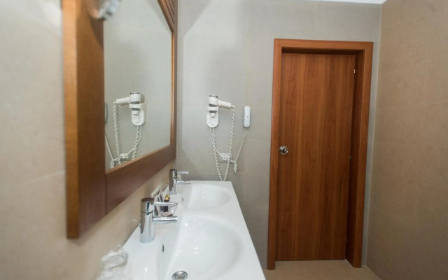 Iaki Hotel