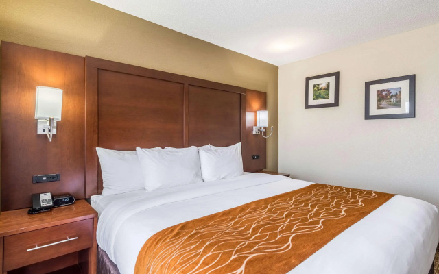 Comfort Inn & Suites Dayton North