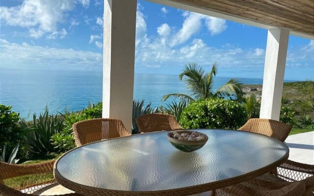 Blue Love Point by Eleuthera Vacation Rentals