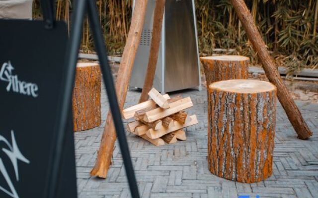 Live there (Shenzhen Longgang University Sports Center)