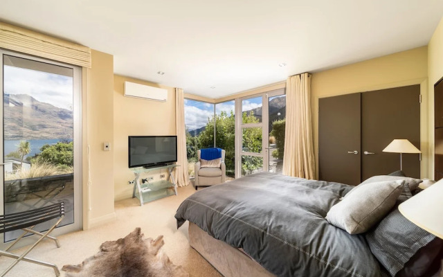 13 Poole Lane by Staysouth