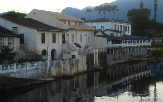 Hotel e Restaurante Nhundiaquara