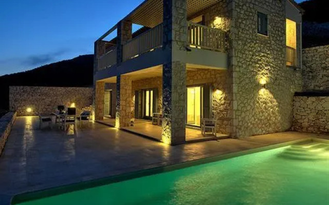 Urania Luxury Villas