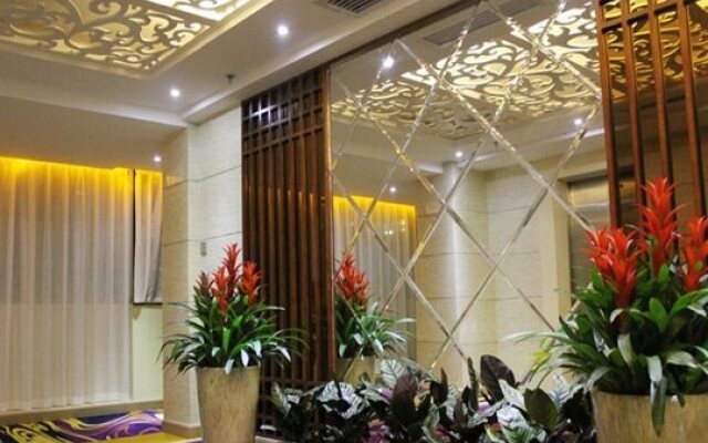 ZMAX Chao Man Hotel (Guangzhou high speed rail South Station Nanpu subway station shop)
