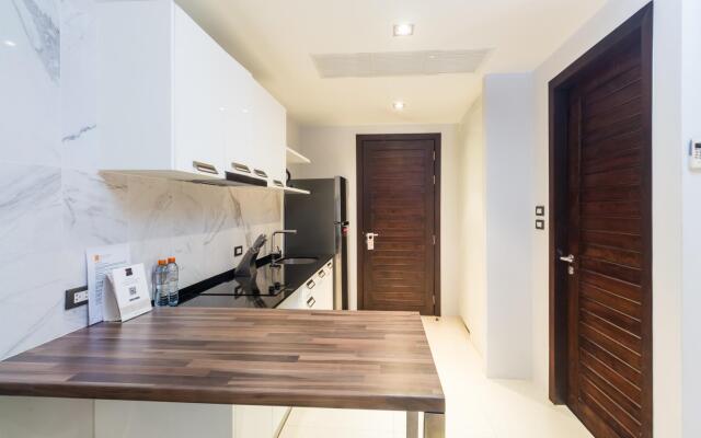 ET618 - Convenient apartment in Patong, pool  and parking