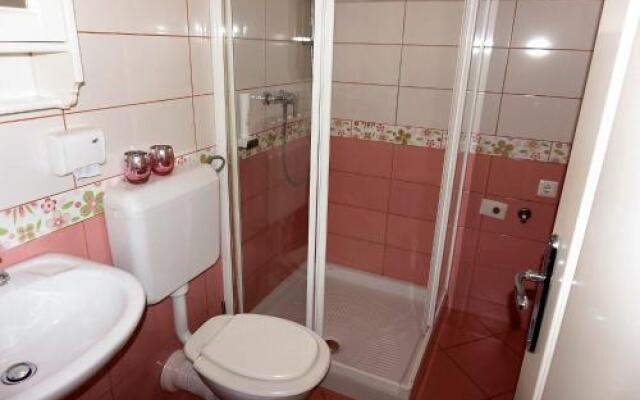 Carman Guest House