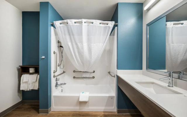 WoodSpring Suites Chicago Addison
