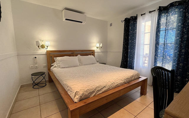 Hôtel Les Flots Bleus