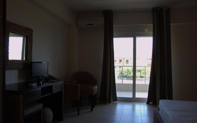 Hotel Sarti Beach