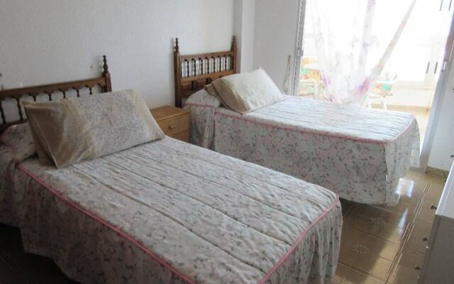 Appartment with swimming pool front of the sea