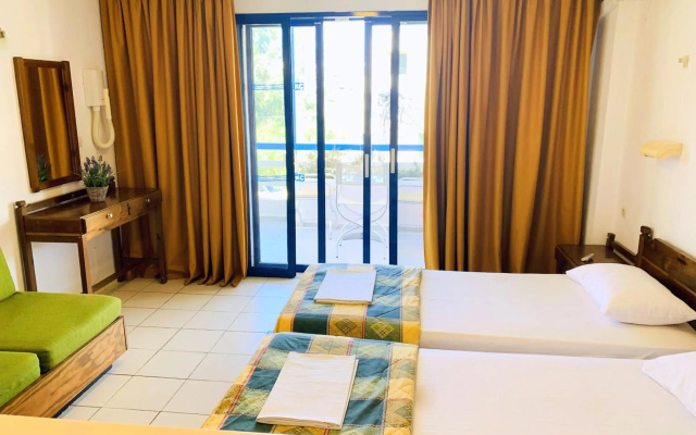 Kassavetis Center - Hotel Studios & Apartments