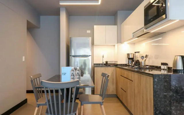 w Marvelous 1BR w Balcony in San Isidro