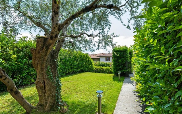 Magnificent Holiday Home in Bardolino with Private Pool