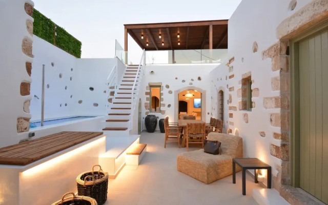 Mint Villa by Checkin