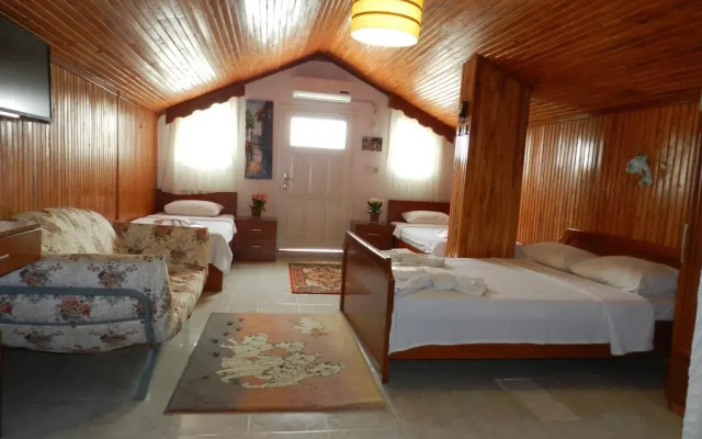 Ela Hotel