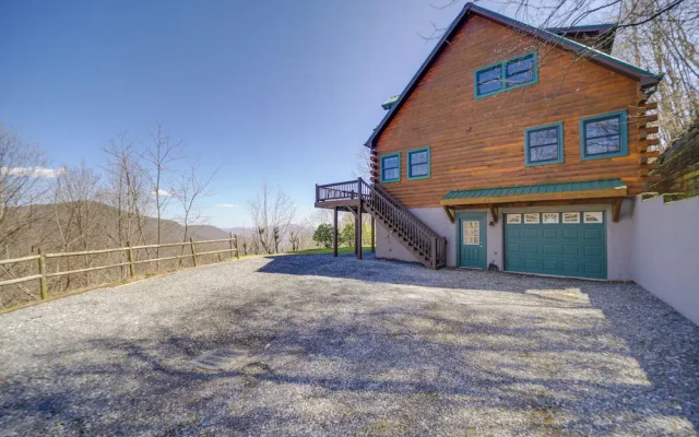 Waynesville Vacation Rental w/ Mountain Views!