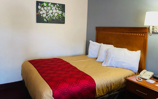 Ramada by Wyndham Panama City Beach / Beachfront