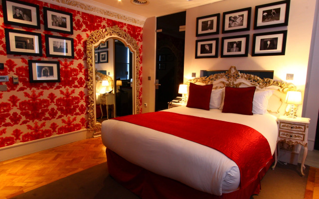 Le Monde Hotel