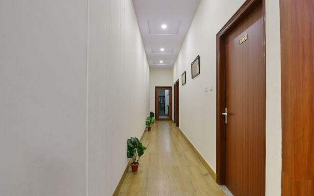 OYO 14571 Century Plaza