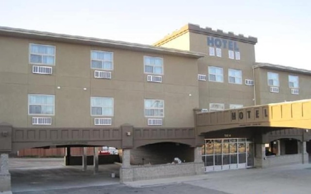 Super 8 Saskatoon Near Downtown